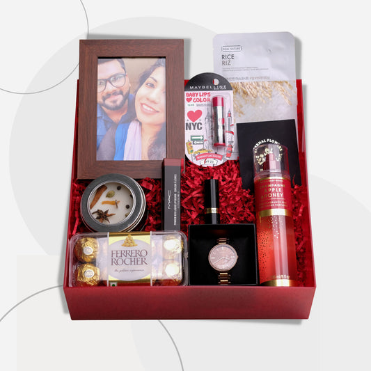 Amazing Girlfriend Gift Hamper – Romantic Surprise for Her in Kerala