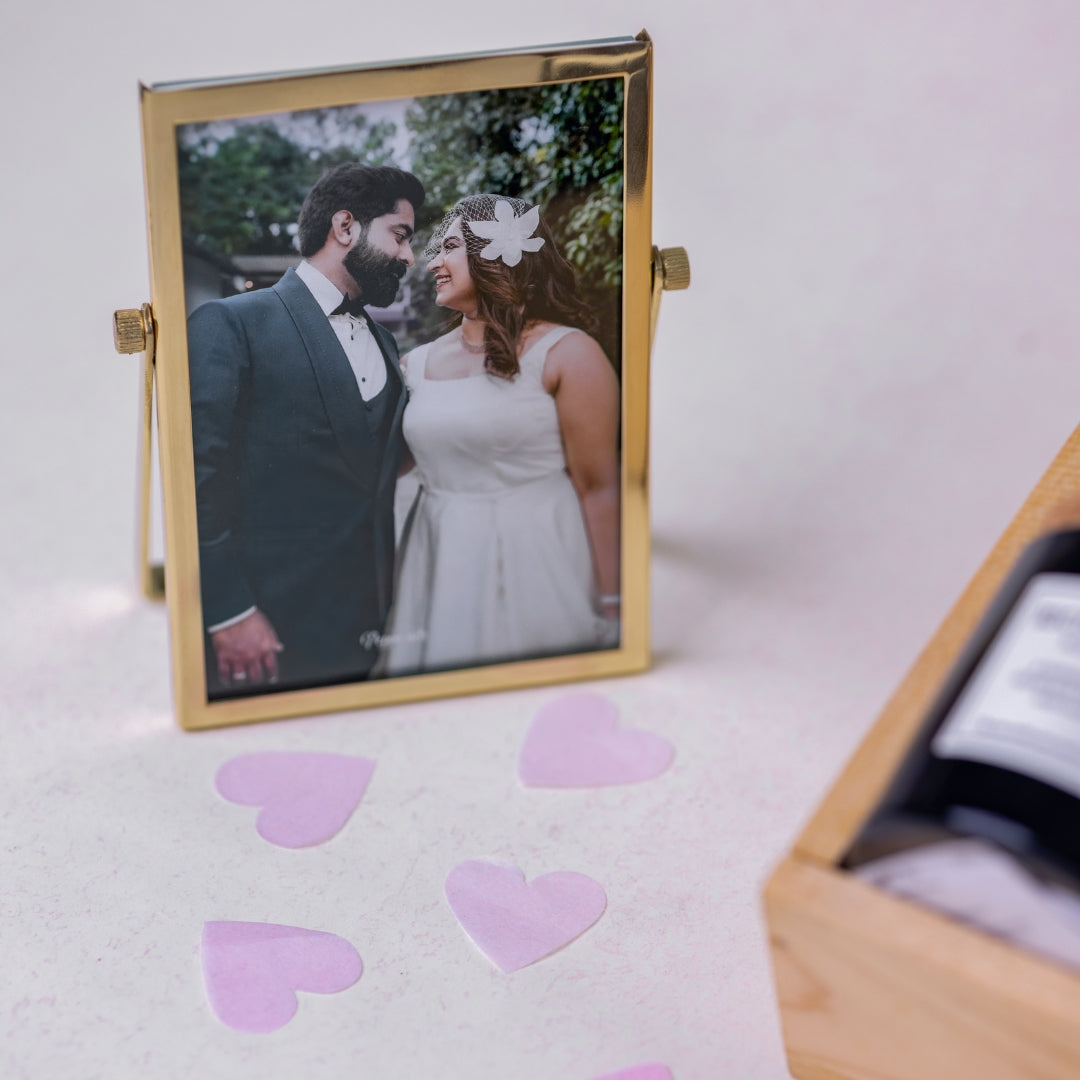 Gold-Textured A6 Photo Frame – Elegant Display for Memories