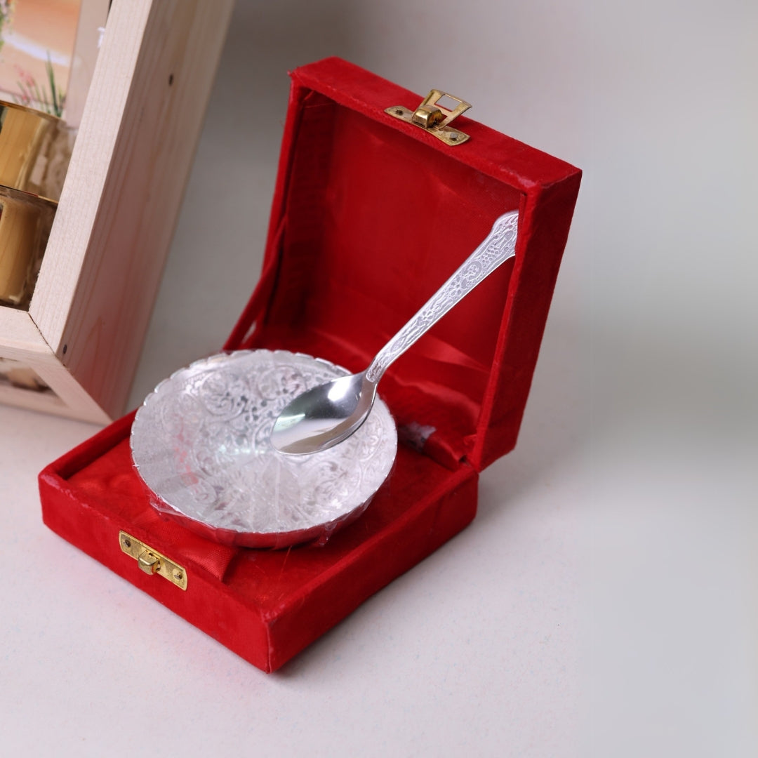 Gold Textured Handheld Mirror & Floral Silver Bowl – Timeless Gifts