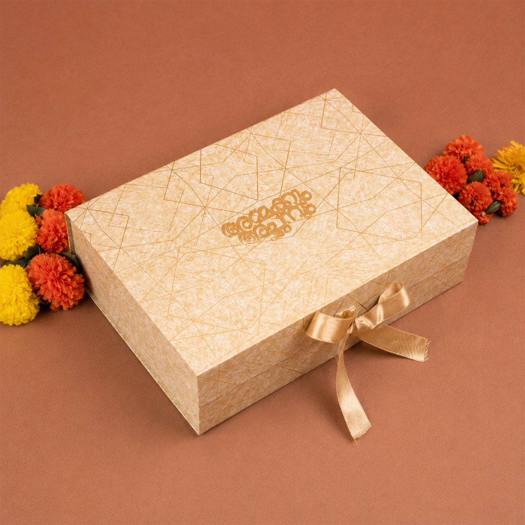 Sneham Premium Kerala Onam Gift Hamper with Set Saree, Mundu, Chocolates and Kerala Décor