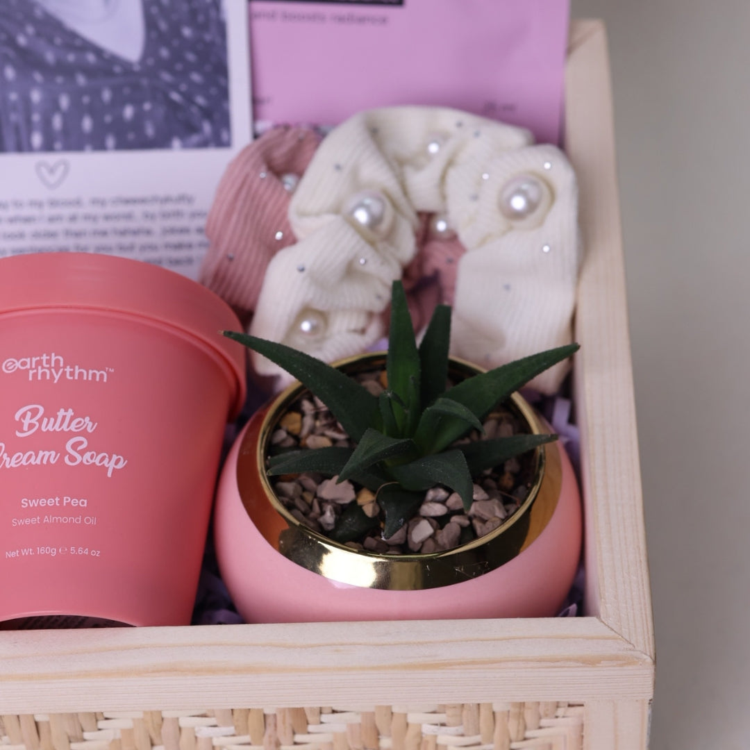 Premium Rattan Wooden Tray – Elegant & Ready-to-Gift Packaging
